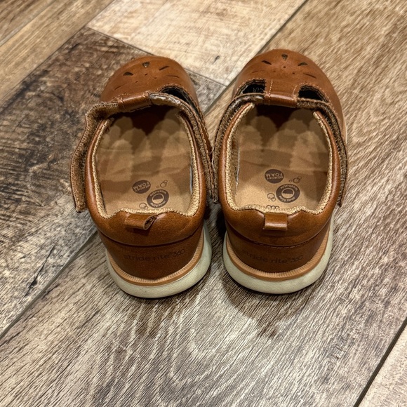 Stride Rite Brown Girls Mary Jane Velcro Dress Shoes - Picture 4 of 5